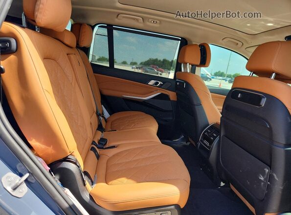 5UX23EM0XR9S99737 2024 BMW X7 Gray 