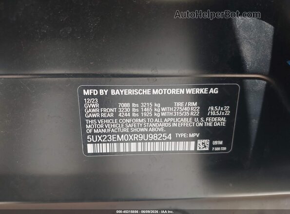 5UX23EM0XR9U98254 2024 BMW X7 Black Widok komory silnika
