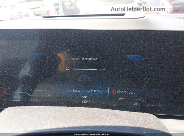5UX23EM0XR9U98254 2024 BMW X7 Black Widok tylnych siedzeń