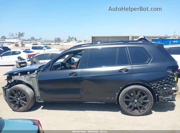 5UX23EM0XR9U98254 2024 BMW X7 Black Widok wnętrza 360 stopni