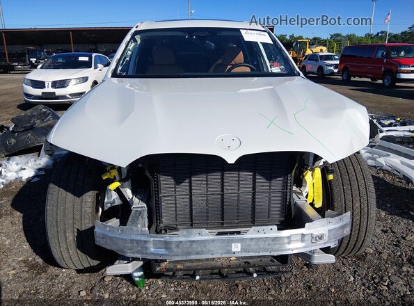 5UX23EM0XT9038518 2026 BMW X7 White Вид задньої частини салону