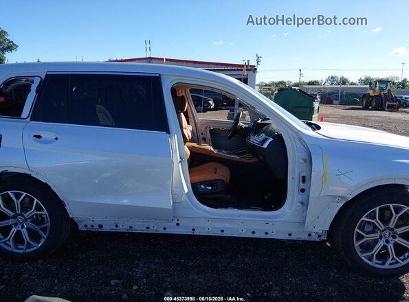 5UX23EM0XT9038518 2026 BMW X7 White Панорамний вид салону 360°