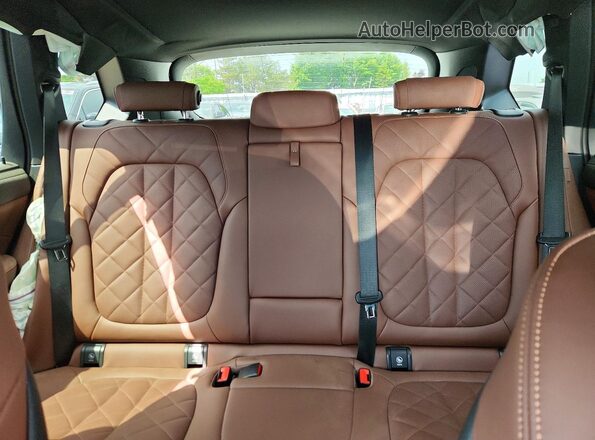 5UX23EU00R9V37417 2024 BMW X5 Blue უკანა სავარძლების ხედი
