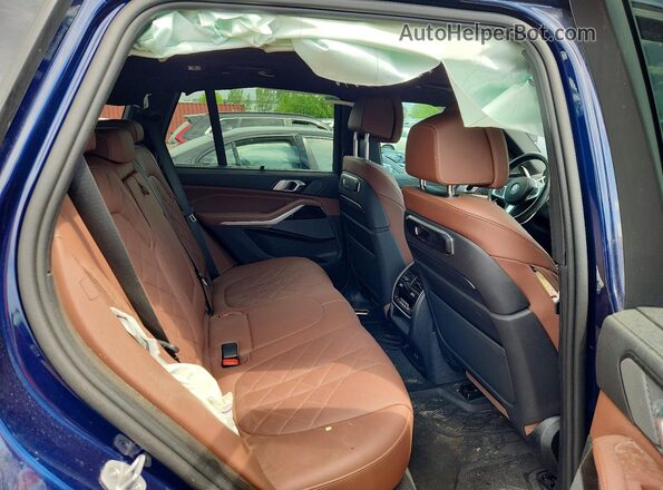 5UX23EU00R9V37417 2024 BMW X5 Blue უკანა სალონის ხედი
