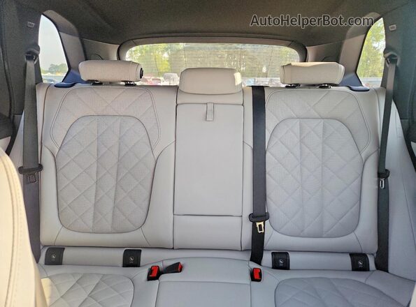 5UX23EU00S9X63706 2025 BMW X5 White Հետևի նստատեղերի տեսք