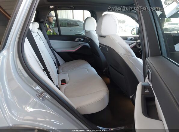 5UX23EU00T9059877 2026 BMW X5 Gray VIN კოდის სტიკერის ხედი