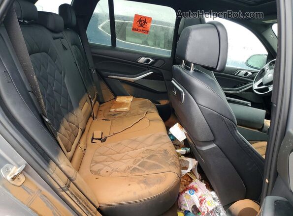 5UX23EU02R9S99425 2024 BMW X5 Gray Rear interior view