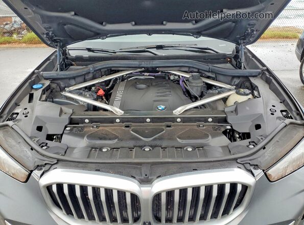 5UX23EU02R9S99425 2024 BMW X5 Gray Engine compartment view