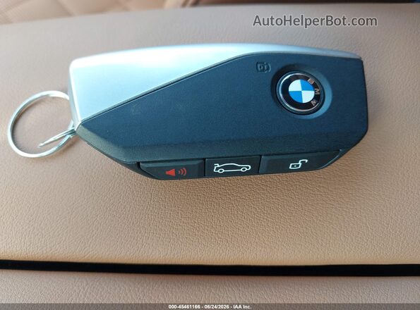 5UX23EU03T9220609 2026 BMW X5 Gray Вид панелі приладів