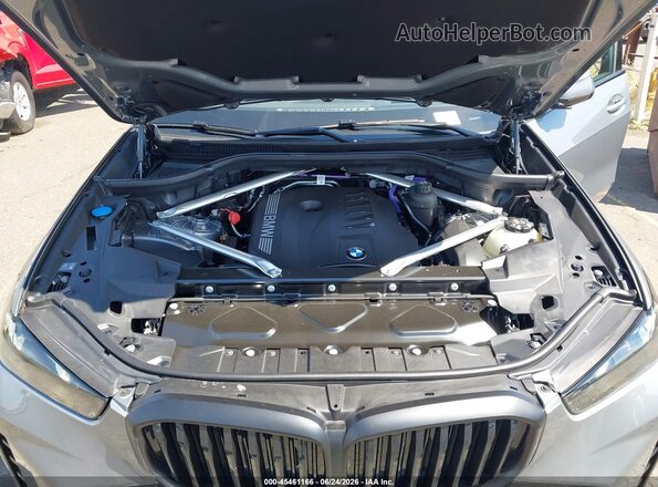 5UX23EU03T9220609 2026 BMW X5 Gray Вид ззаду