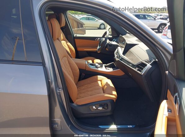 5UX23EU03T9220609 2026 BMW X5 Gray Вид салону спереду