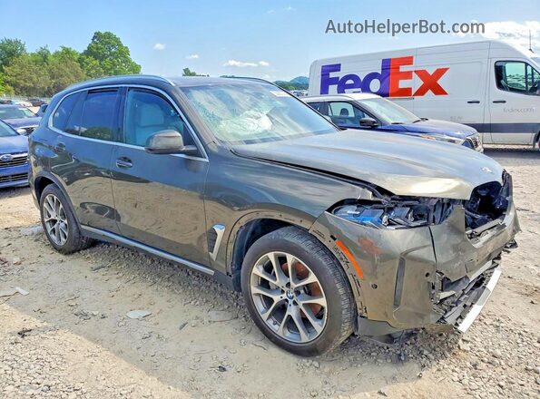 5UX23EU05S9W72060 2025 BMW X5 Зеленый Передняя правая четверть