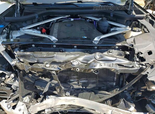 5UX23EU06S9W83505 2025 BMW X5 Белый Вид задней части салона