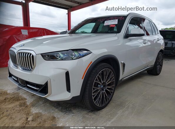 5UX23EU06S9X99142 2025 BMW X5 Белый Передняя левая четверть
