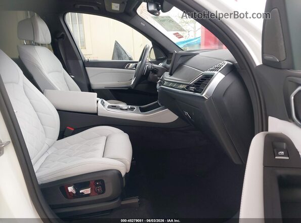 5UX23EU06S9X99142 2025 BMW X5 Белый Вид салона спереди