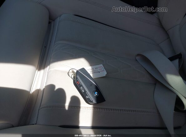 5UX23EU08S9X62318 2025 BMW X5 Cream წინა პანელის ხედი