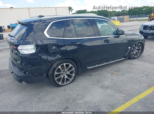 5UX23EU08T9111739 2026 BMW X5 Black Trasero derecho