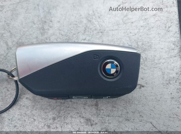5UX23EU08T9111739 2026 BMW X5 Black Vista del salpicadero