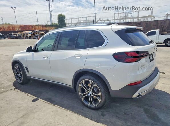 5UX23EU08T9254819 2026 BMW X5 White Հետևի ձախ