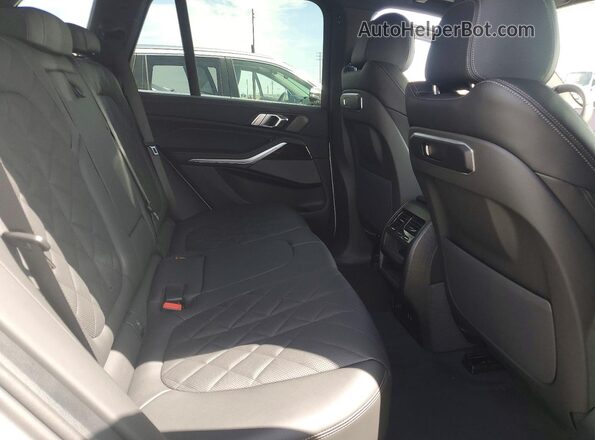 5UX23EU08T9254819 2026 BMW X5 White Հետևի նստատեղերի տեսք
