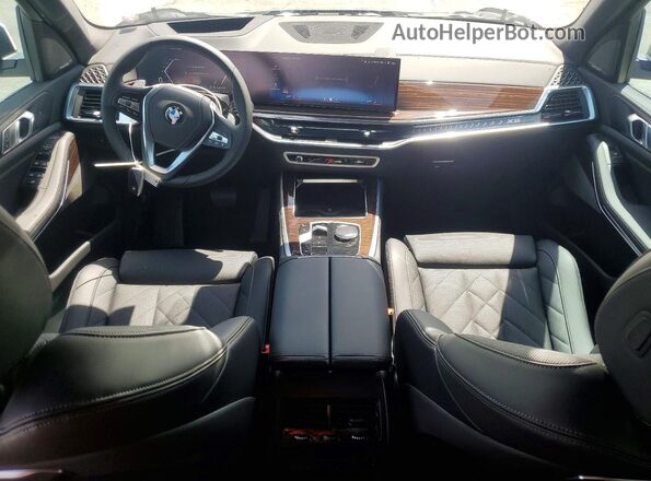 5UX23EU08T9254819 2026 BMW X5 White Առջևի վահանակի տեսք