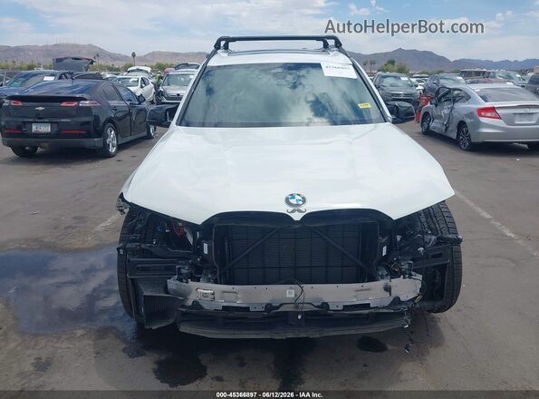 5UX33EM00S9X88674 2025 BMW X7 White უკანა სალონის ხედი