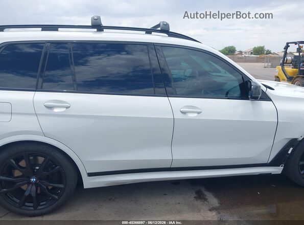 5UX33EM00S9X88674 2025 BMW X7 White სალონის 360-გრადუსიანი ხედი