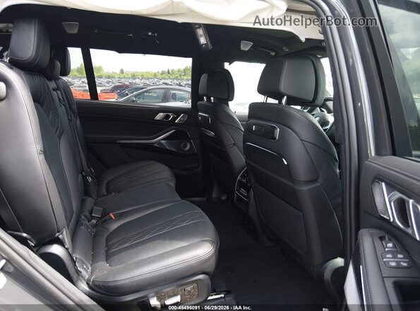 5UX33EM01T9300057 2026 BMW X7 Серый Вид наклейки с VIN-кодом