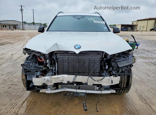 5UX33EM02S9Z88326 2025 BMW X7 White Widok z przodu