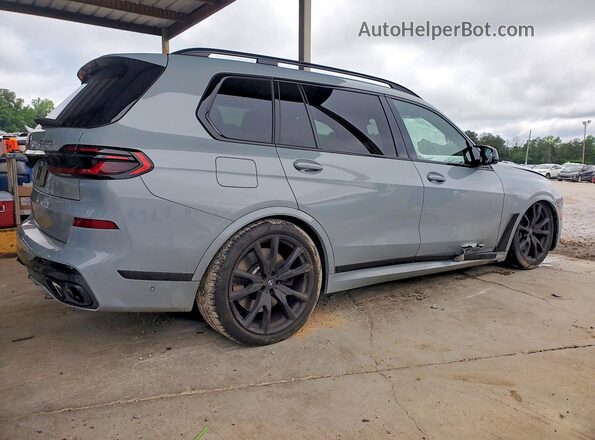 5UX33EM03R9T73102 2024 BMW X7 Gray Հետևի աջ