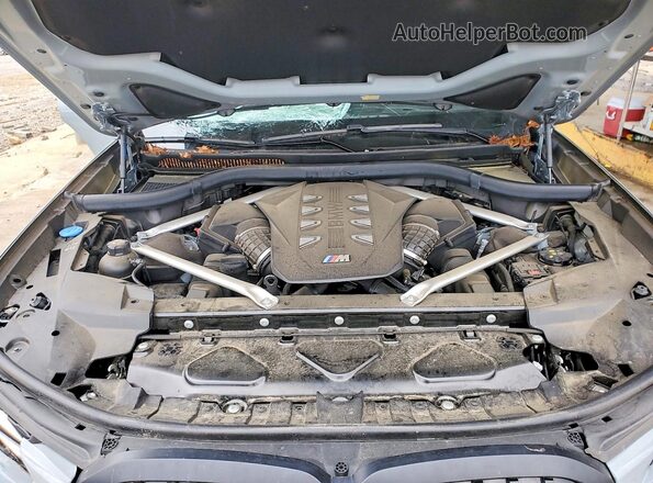 5UX33EM03R9T73102 2024 BMW X7 Gray Շարժիչի բաժամունքի տեսք