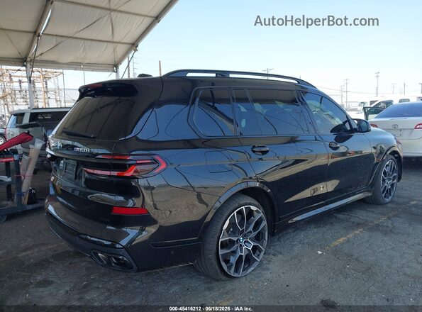 5UX33EM03S9X94002 2025 BMW X7 Black Rear right
