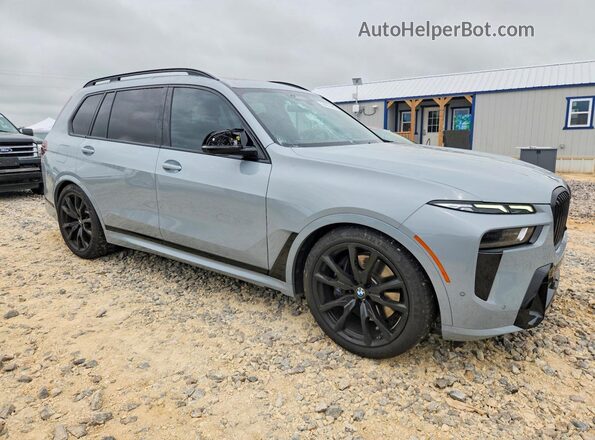 5UX33EM03T9098418 2026 BMW X7 Gray Передня права чверть