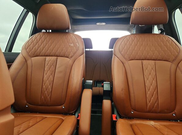 5UX33EM03T9098418 2026 BMW X7 Gray Вид задніх сидінь