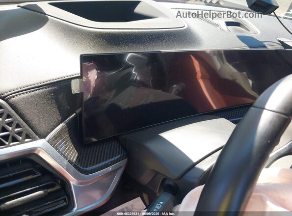 5UX33EM08T9103645 2026 BMW X7 Gray Widok tylnych siedzeń