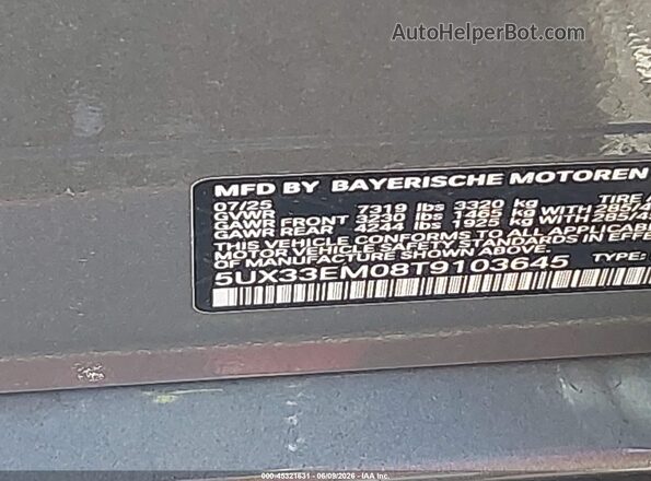 5UX33EM08T9103645 2026 BMW X7 Gray Widok komory silnika