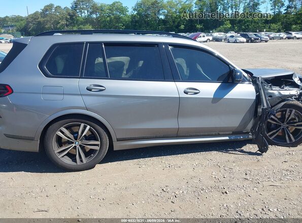 5UX33EM08T9103645 2026 BMW X7 Gray Widok zestawu wskaźników