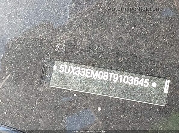 5UX33EM08T9103645 2026 BMW X7 Gray 