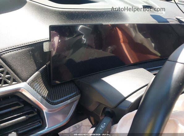 5UX33EM08T9103645 2026 BMW X7 Gray Widok wnętrza 360 stopni