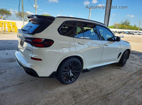 5UX33EU05S9W95715 2025 BMW X5 Белый Задняя правая четверть