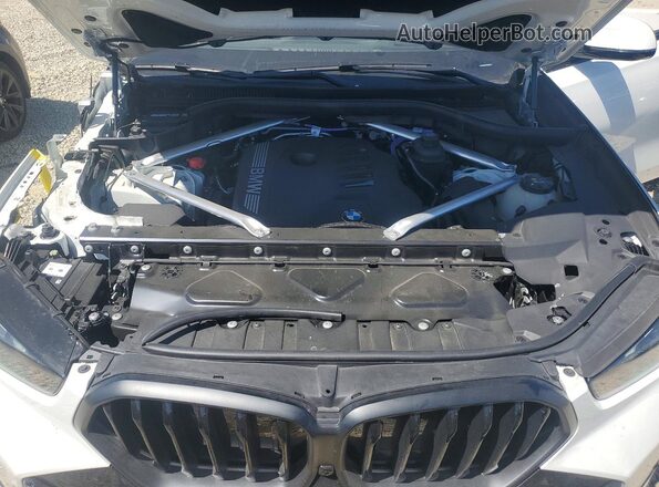 5UX33EX01R9V83998 2024 BMW X6 White Widok komory silnika