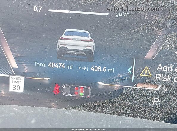 5UX33EX04R9U46313 2024 BMW X6 White Вид задніх сидінь