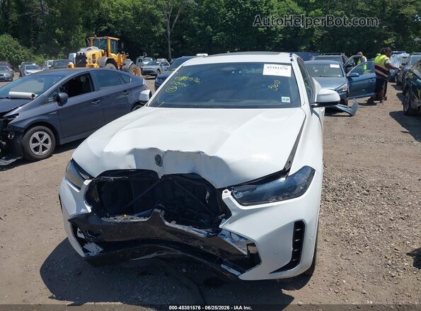 5UX33EX04R9U46313 2024 BMW X6 White Вид спереду