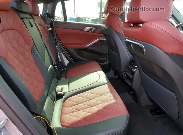 5UX33EX05S9Z19738 2025 BMW X6 Gray Հետևի նստատեղերի տեսք