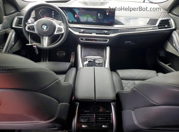 5UX33EX09R9S50500 2024 BMW X6 Black Vista del salpicadero