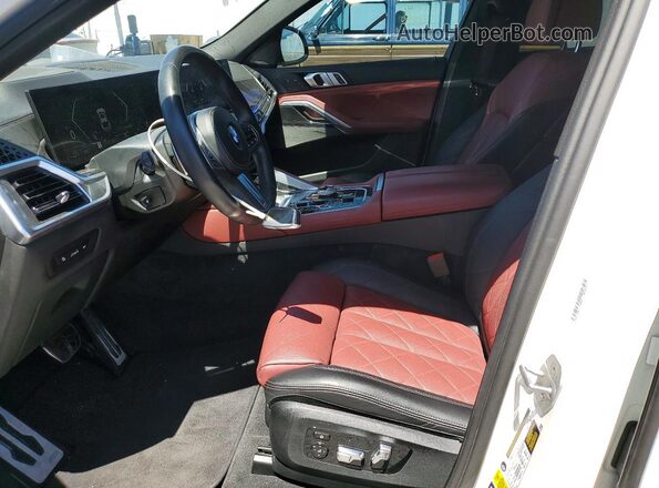 5UX33EX0XR9U75055 2024 BMW X6 White Вид салону спереду