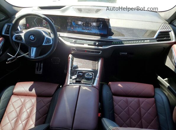 5UX33EX0XR9U75055 2024 BMW X6 White Вид панелі приладів