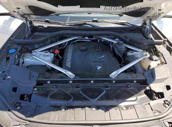 5UX33EX0XR9U75055 2024 BMW X6 White Вид підкапотного простору