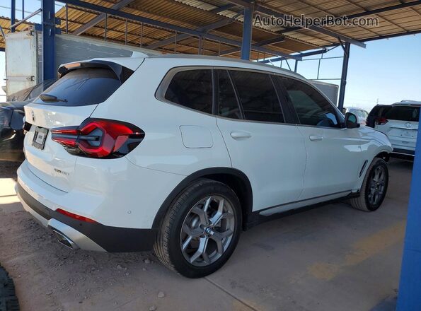 5UX43DP00R9U63236 2024 BMW X3 Белый Задняя правая четверть