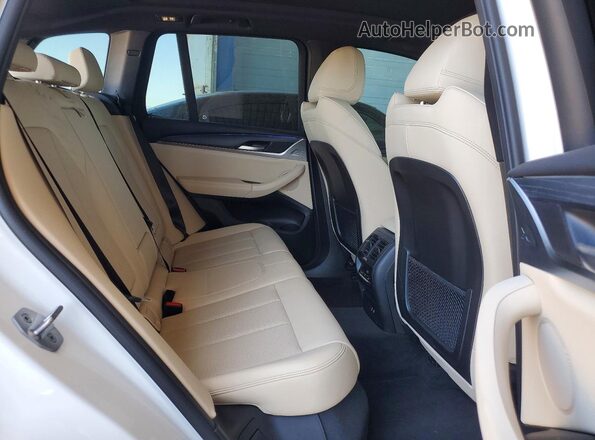 5UX43DP00R9U63236 2024 BMW X3 Белый Вид задней части салона